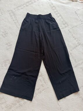 H&M Black Wide-Leg Pull-On Women’s Pants